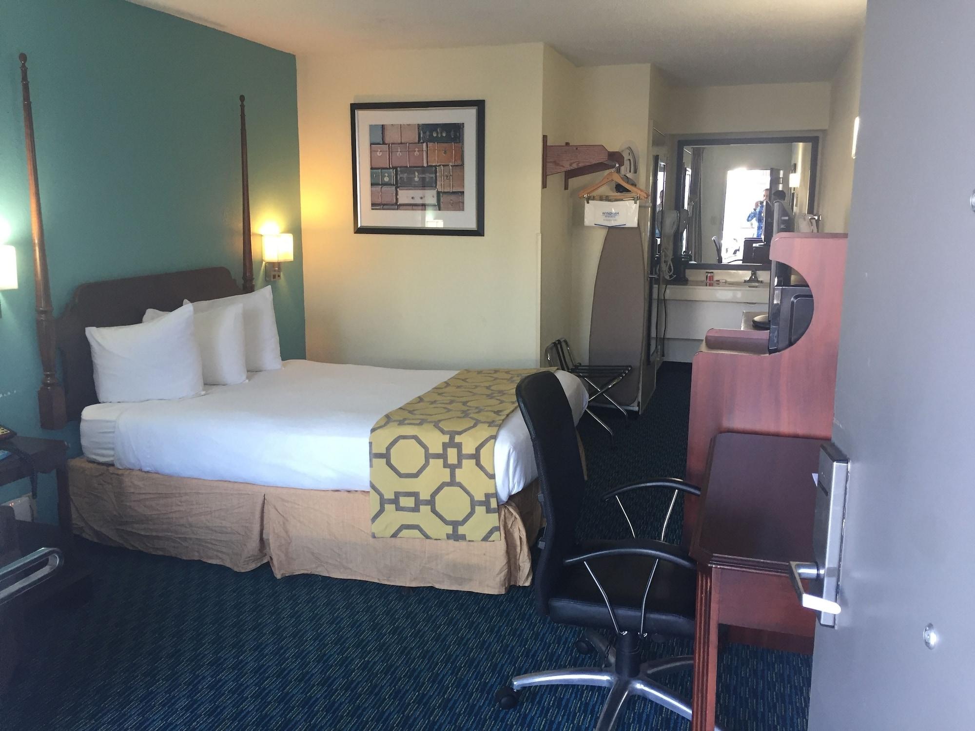 Baymont Inn & Suites Флоренс Экстерьер фото