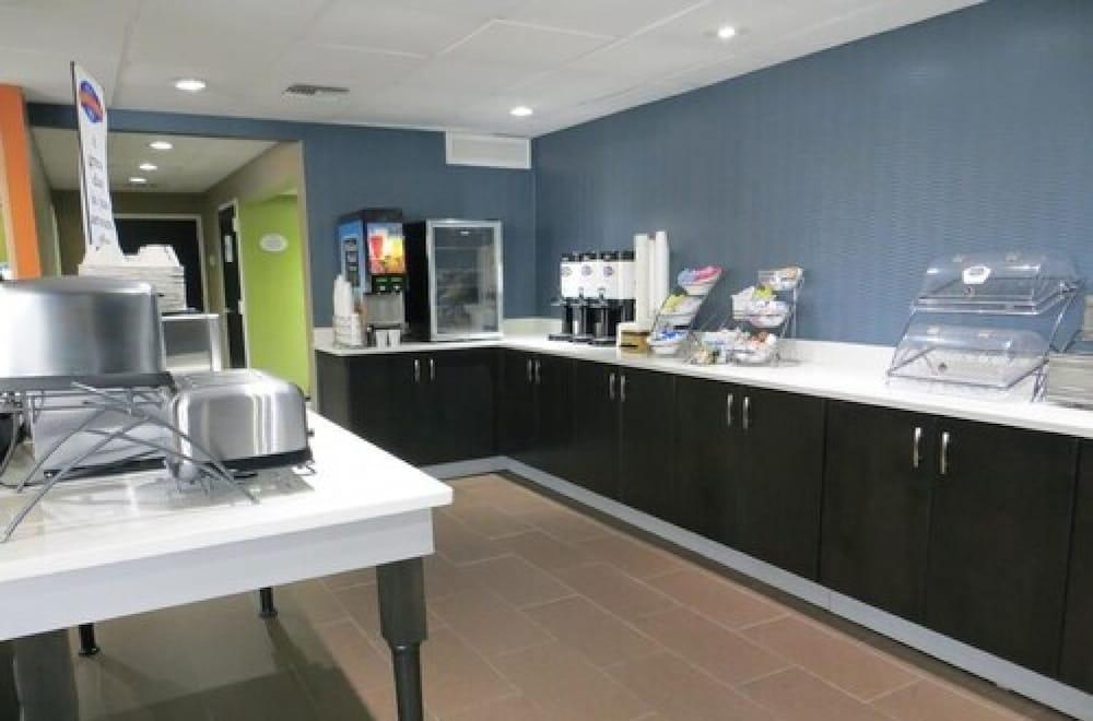 Baymont Inn & Suites Флоренс Экстерьер фото